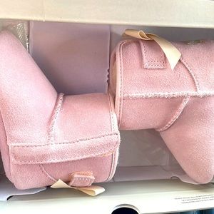 Little girl uggs never worn